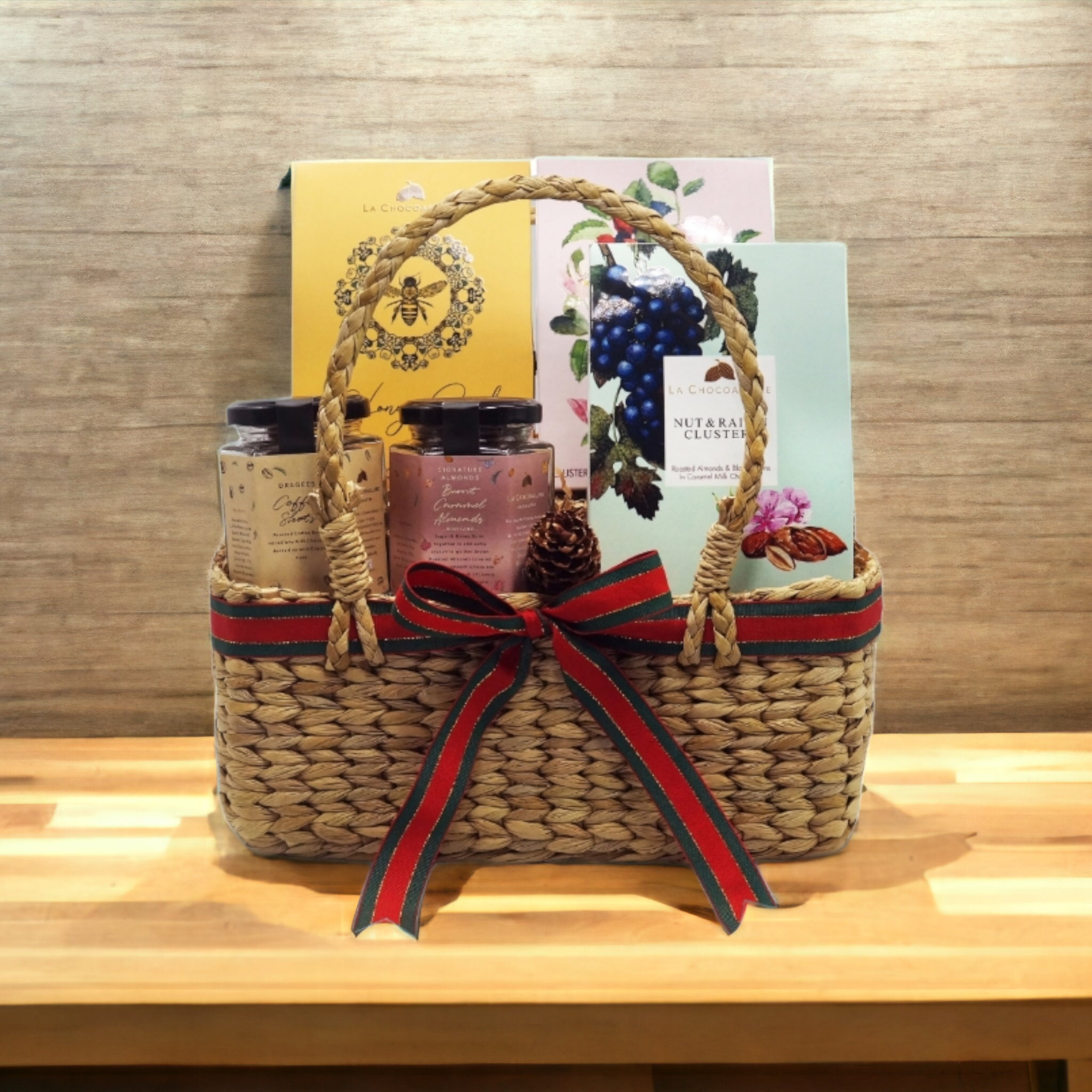  La Chocoallure Bon Appétit Gift Hamper Basket with Milk Chocolate Honeycomb, Berry Bites Clusters, Nuts & Raisin Chocolate Clusters, Milk Chocolate Coffee Shots, and Signature Dark Chocolate Burnt Caramel Almonds